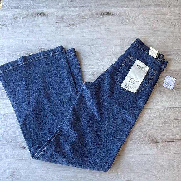 Free people Rolla's East Coast High Rise Flare Jeans‎ size 28 NWT in packaging - Picture 6 of 7